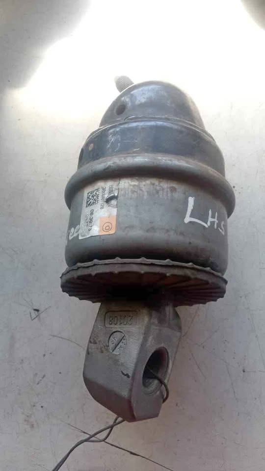 Ford Ranger T7 2.2 lhs engine mounting Ford Ranger T7 2.2 lhs engine mounting