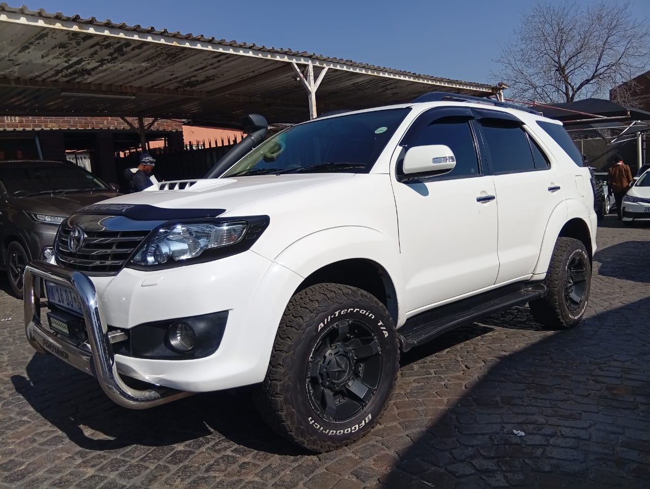 2015 Toyota Fortuner 4X4 3.0 SUV 7Seater D4D Diesel MINT Manual 165,000km Leathe