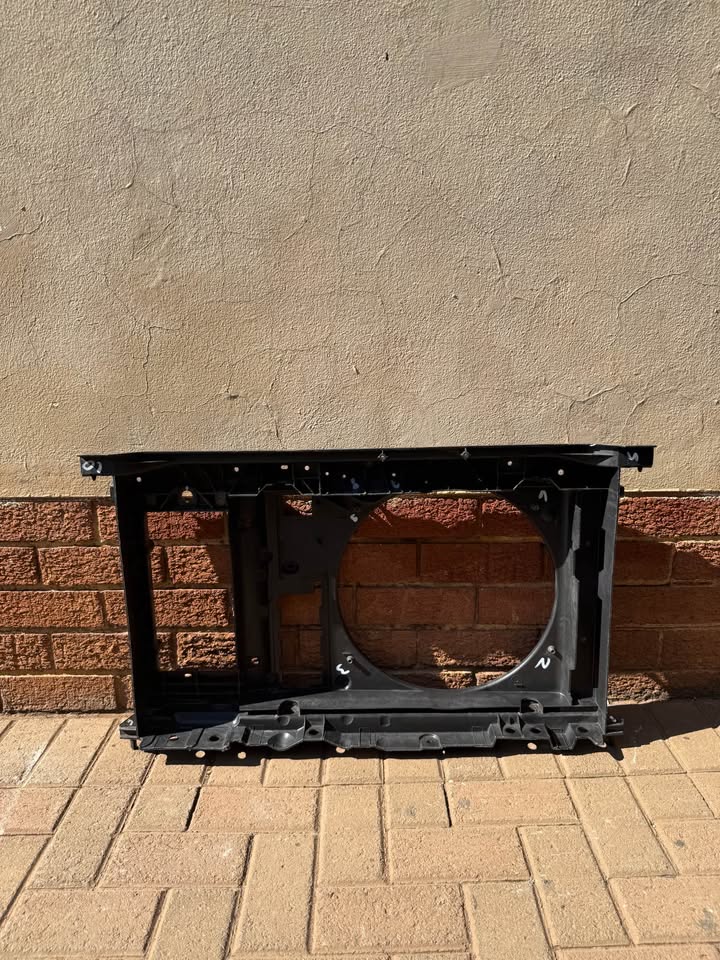 Peugeot / Citroen Radiator Cradle - Private Seller Peugeot / Citroen Radiator Cradle - Private Seller