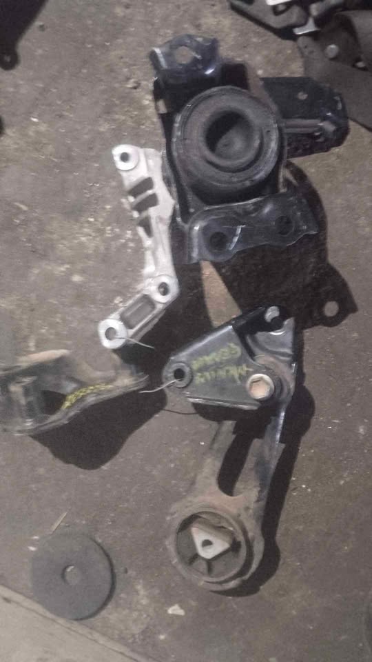 Nissan Almera auto engine mounting for sale - Private Seller Nissan Almera auto engine mounting for sale - Private Seller