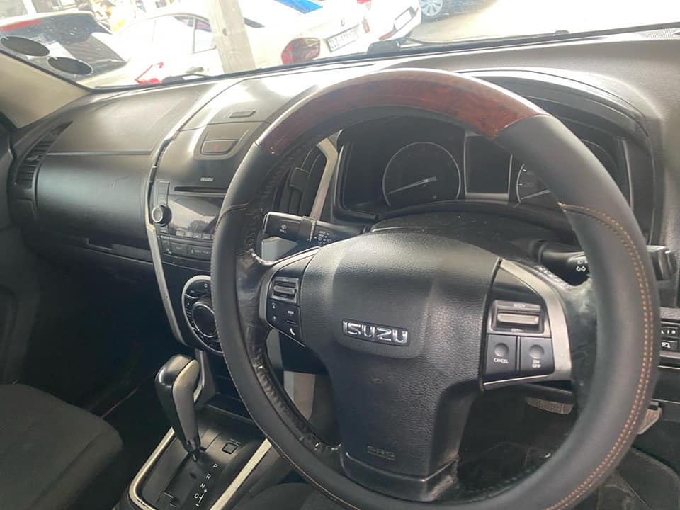 2014 ISUZU KB 300 D-TEC DOUBLE CAB 4X2 AUTOMATIC