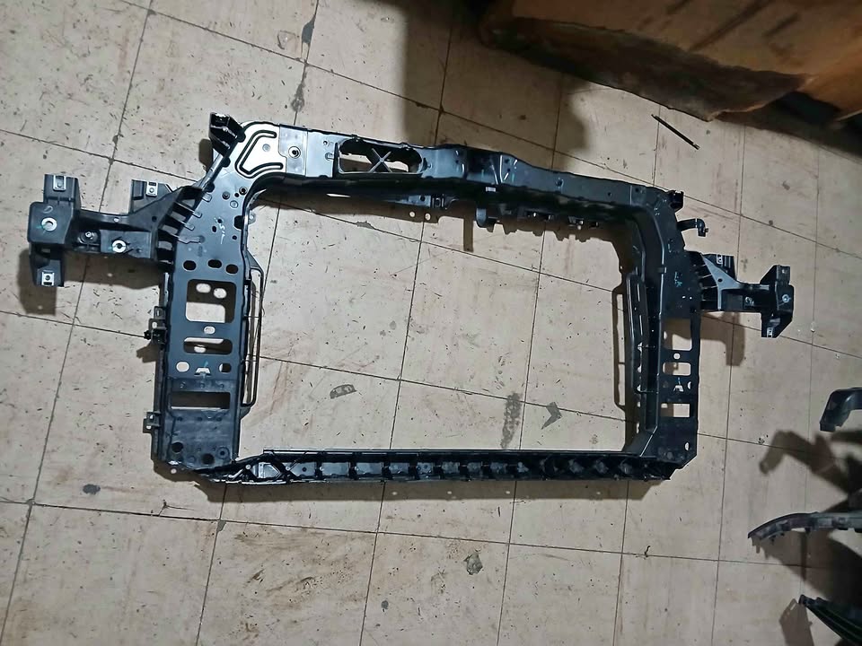 Mahindra xuv 3xo cradle - Private Seller Mahindra xuv 3xo cradle - Private Seller