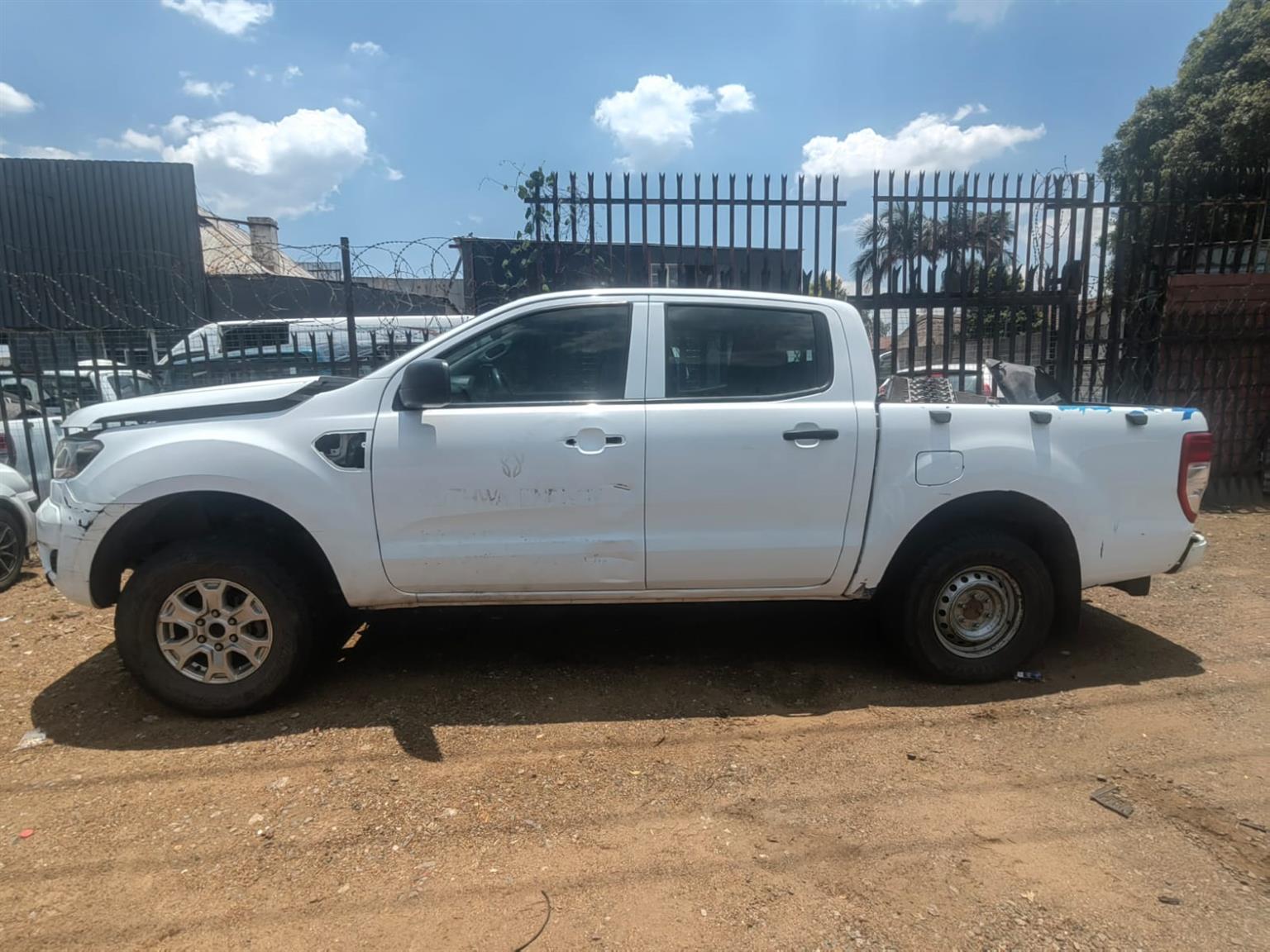 Ford Ranger XL 2.2 TDCI 2020 diesel automatic stripping for spares