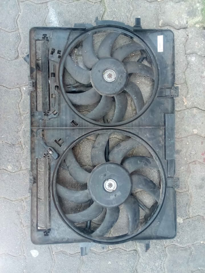 Audi A4 B8 fan complete for sale - Private Seller Audi A4 B8 fan complete for sale - Private Seller