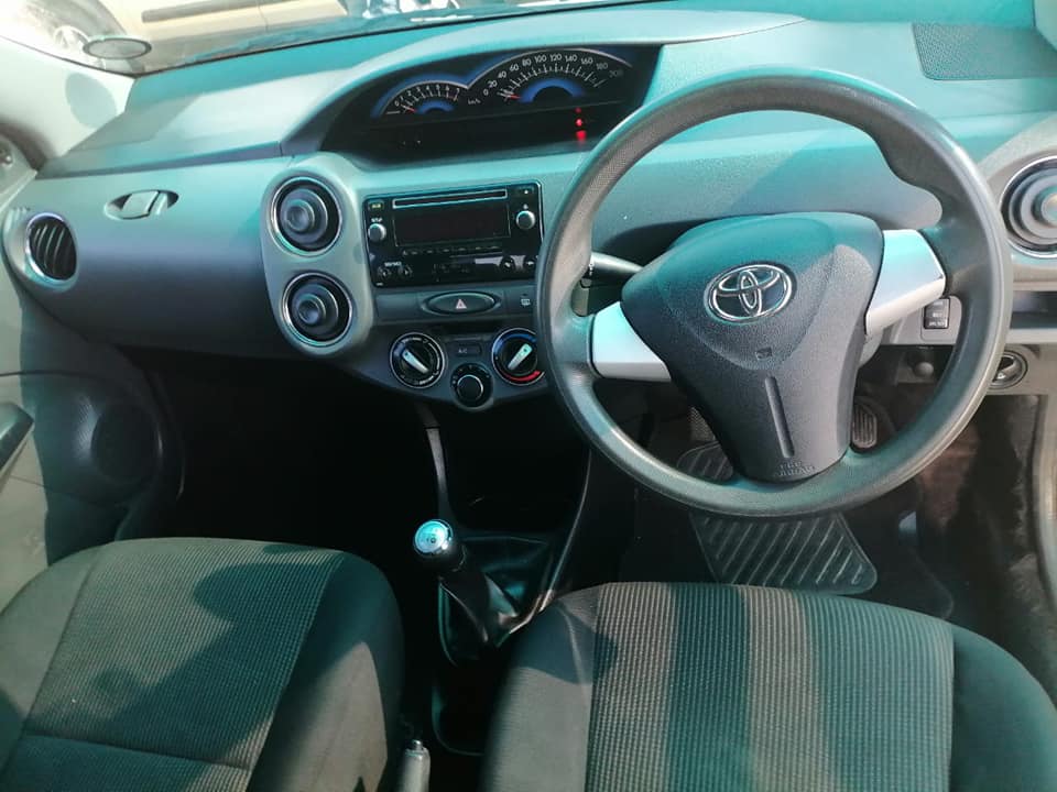 2018 TOYOTA ETIOS 1.5 SEDAN MANUAL