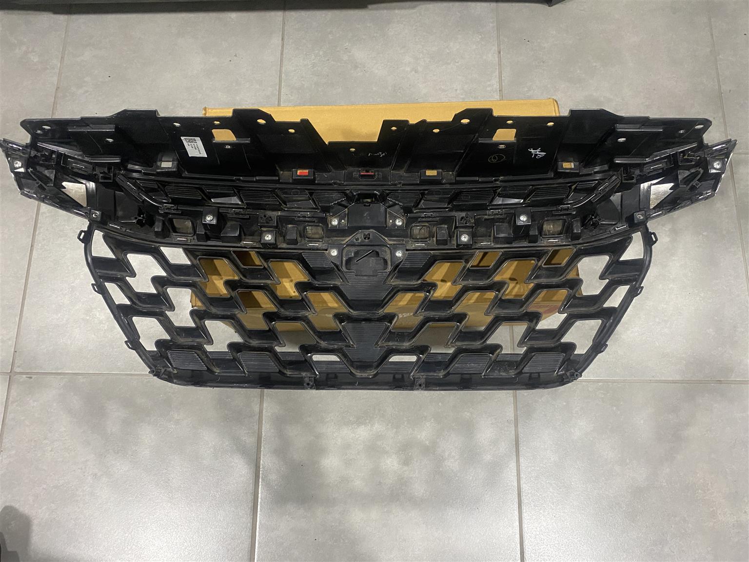 2025 SUZUKI FRONX RADIATOR GRILLE FOR SALE. IN PRISTINE CONDITION - Private Seller 2025 SUZUKI FRONX RADIATOR GRILLE FOR SALE. IN PRISTINE CONDITION - Private Seller