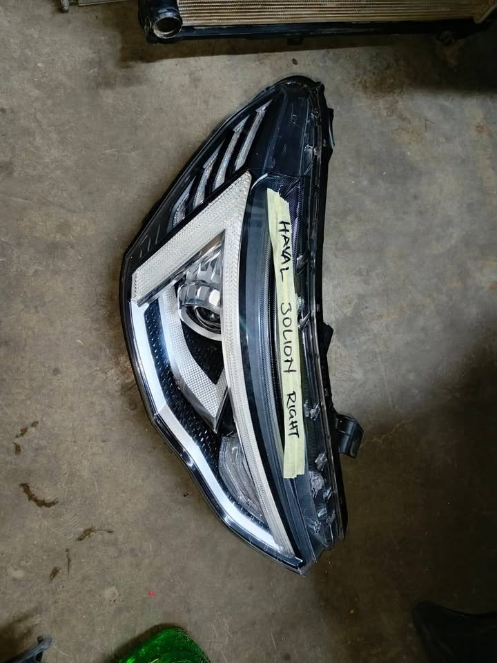 Haval jolion Right Headlight - Private Seller Haval jolion Right Headlight - Private Seller