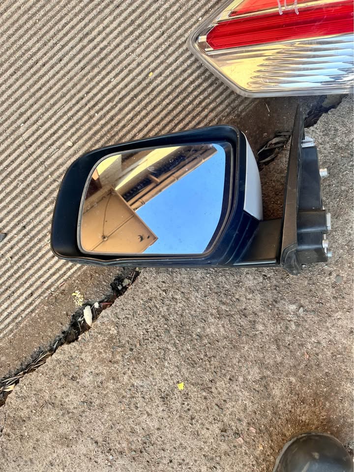 Ford ranger left side mirror - Private Seller Ford ranger left side mirror - Private Seller