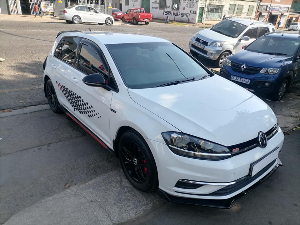 2020 Volkswagen Golf 7 1.4 TSI Rotorsport Turbo with a leather seat and Automatic