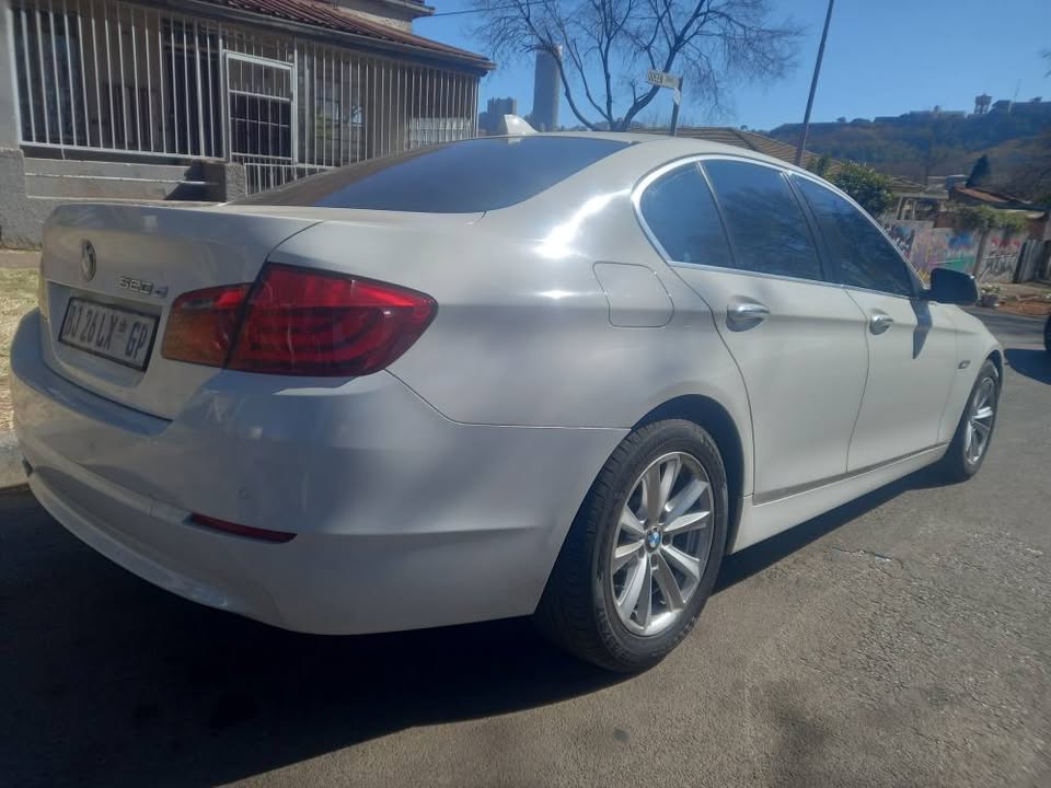 2011 BMW 520d  F10 Sedan, Automatic, Diesel, Leather Seat, Spere key, Sunroof