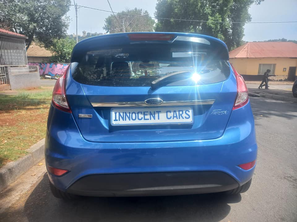 2015 FORD FIESTA ECOBOOST TITANIUM 1.0 PETROL, MANUAL, BLUE COLOR, MILEAGE 87000KMS.