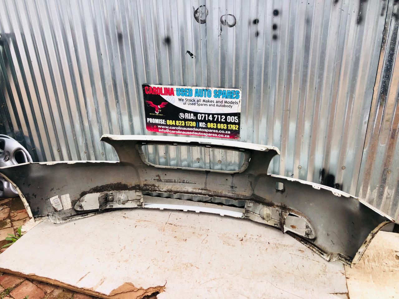 Volvo V40 front bumper no washer - Private Seller