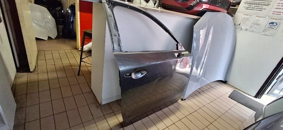 2018 MAZDA CX5 FRONT RIGHT DOOR FOR SALE - Private Seller 2018 MAZDA CX5 FRONT RIGHT DOOR FOR SALE - Private Seller