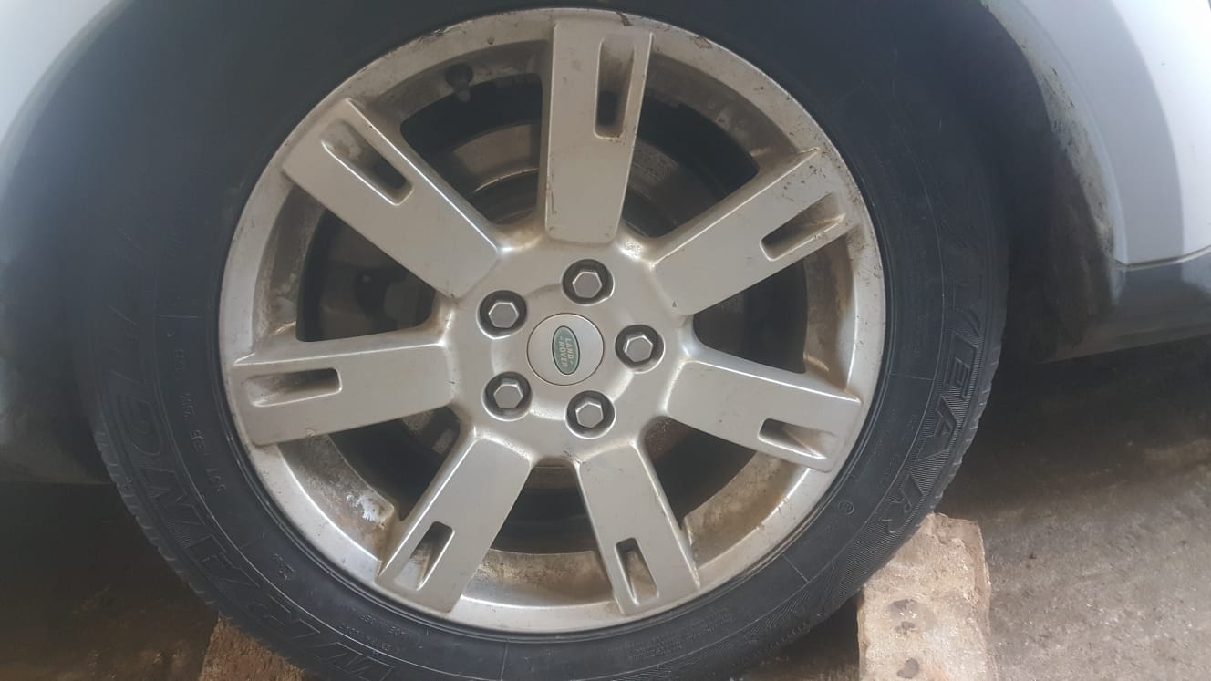 2010 Discovery 4 3.0l TDV6 SE Rims and Tyres for Sale
