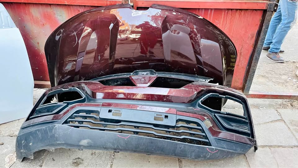 Renault Kiger bumper and Bonnet - Private Seller Renault Kiger bumper and Bonnet - Private Seller
