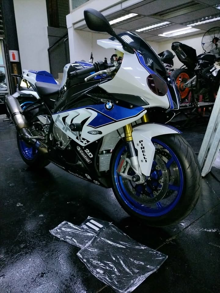 BMW S1000RR ACCESSORIES - Private Seller BMW S1000RR ACCESSORIES - Private Seller