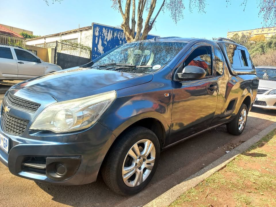 2014 CHEVROLET UTILITY BAKKIE 1.4 WITH CANOPY IN EXCELLENT CONDITION