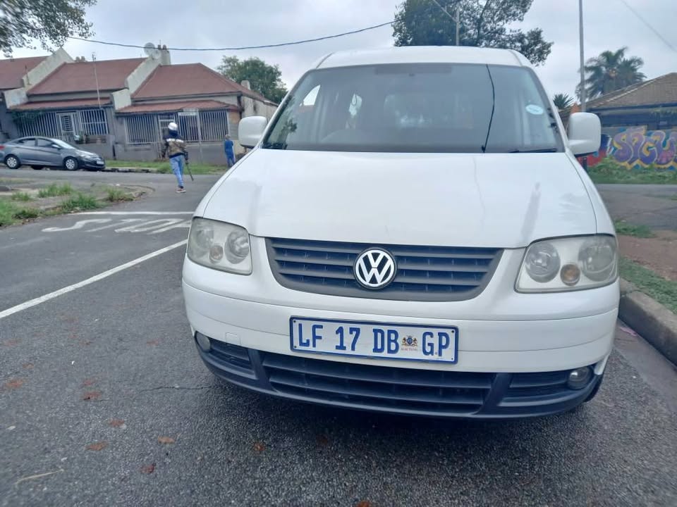 2011 VW Caddy 2.0 TDI Diesel, Manuel White, 105000kms