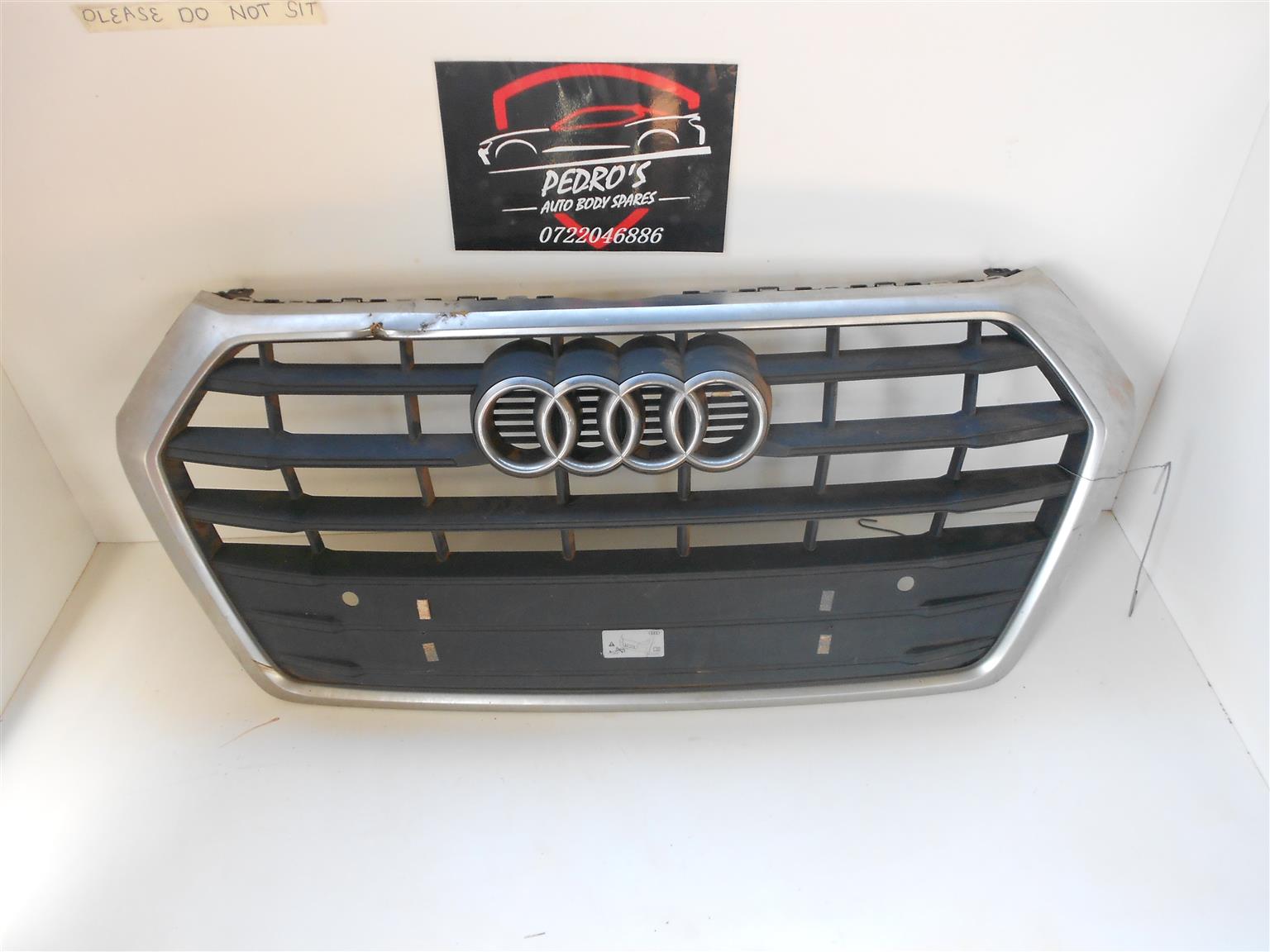 Audi Q5 grill - Private Seller