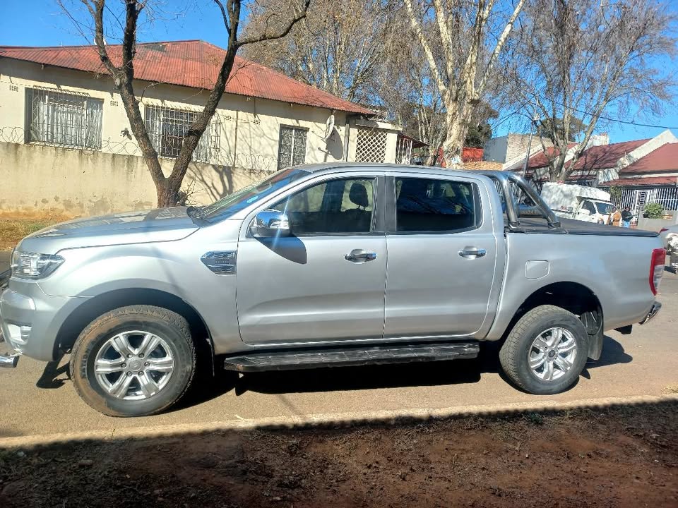 2019 FORD RANGER 3.2 XLT DOUBLE CAB AUTOMATIC TRANSMISSION WITH LEATHER SEATS  EXCELLENT CONDITION