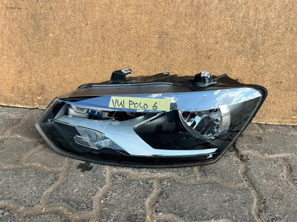 Volkswagen polo 6 Headlight - Private Seller Volkswagen polo 6 Headlight - Private Seller