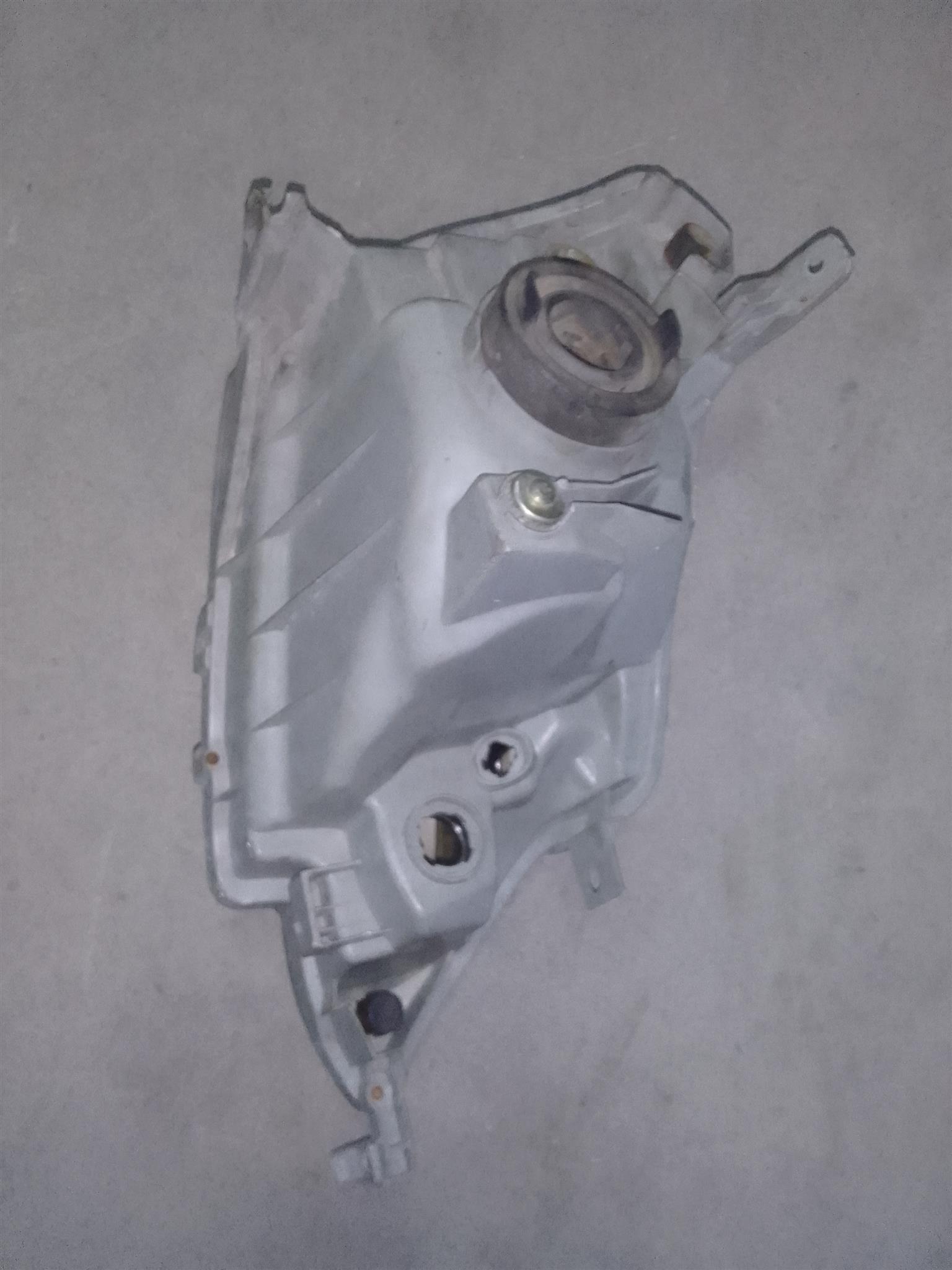 TOYOTA ETIOS LEFT FRONT HEADLIGHT FOR SALE - Private Seller