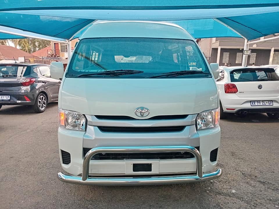 2021 TOYOTA QUANTUM 2.5 MANUAL 16SEATER