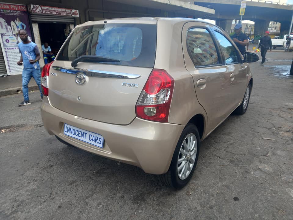 2017 TOYOTA ETIOS 1.5 SPRINT, PETROL, GOLD COLOR, MILEAGE 74000 KM