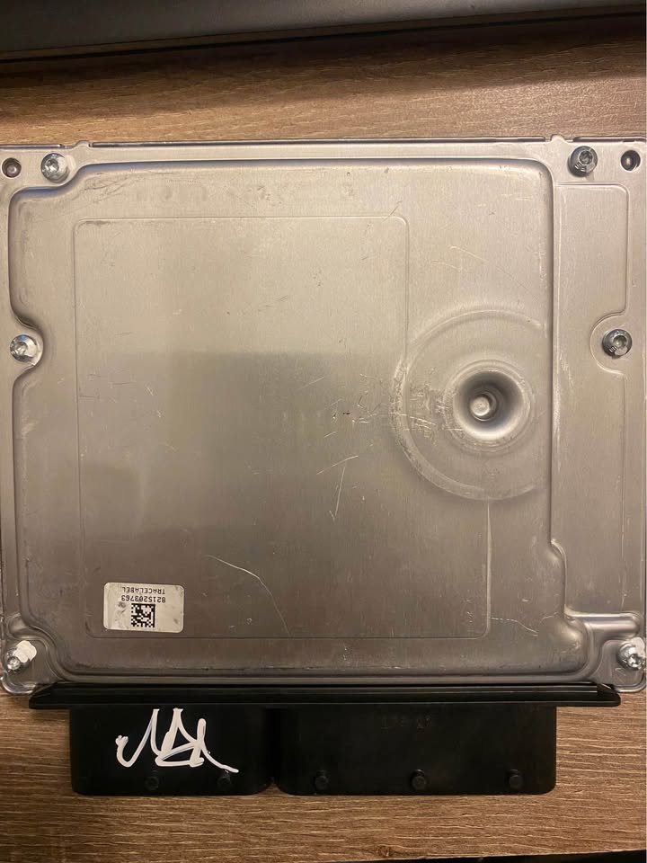 BMW 320d E90 Facelift ECU COMPUTER BOX