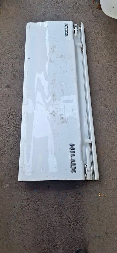 Toyota hilux d4d single cap tailgate