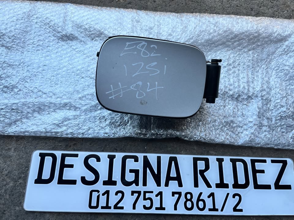 BMW E82 125i FUEL TANK FLAP AVAILABLE. - Private Seller