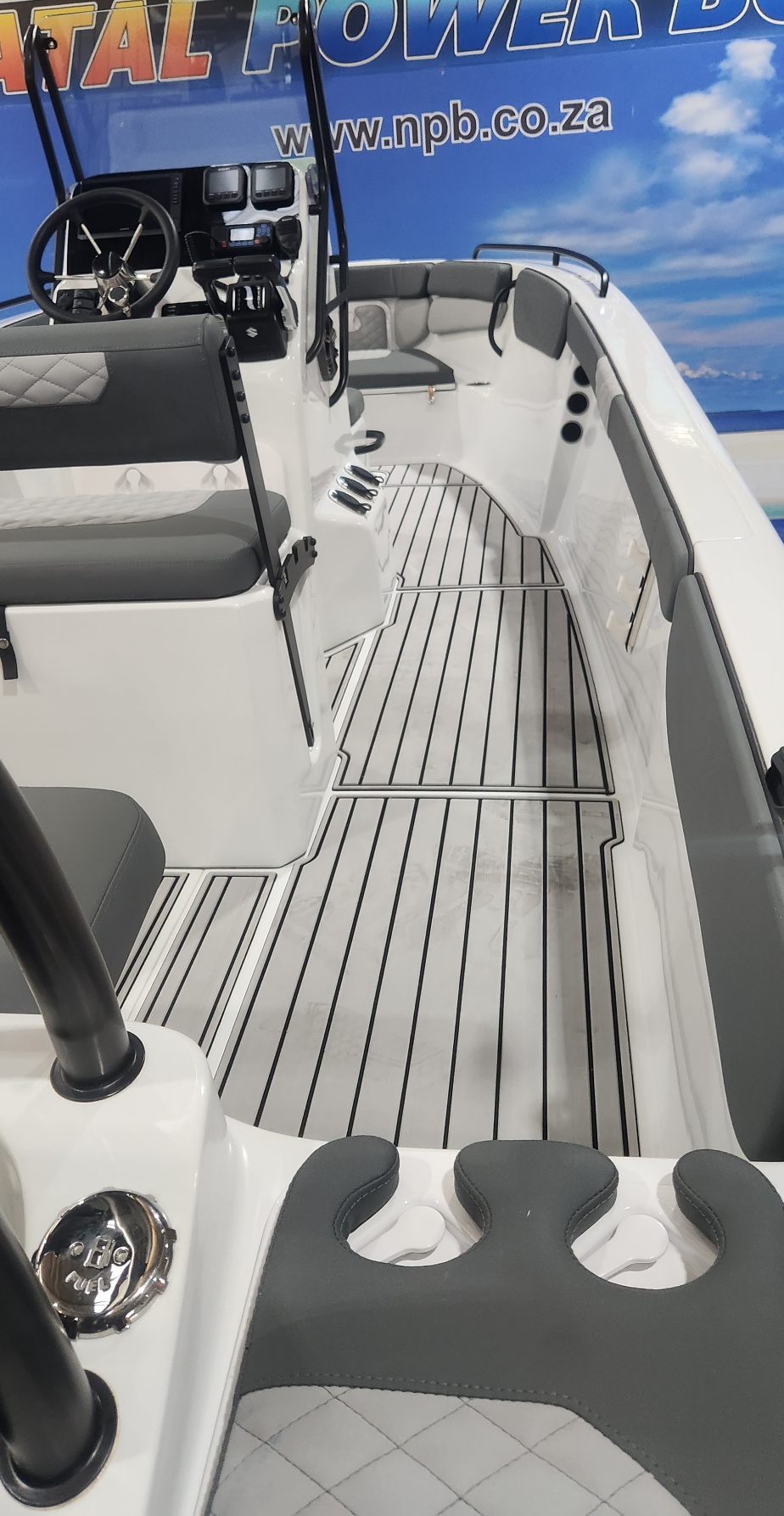 TARPON 190 ON TRAILER 2 X 100 HP SUZUKI 4 STROKES
