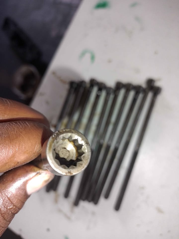 VOLVO XC60 2012 T6 CYLINDER HEAD BOLTS FOR SALE - Private Seller