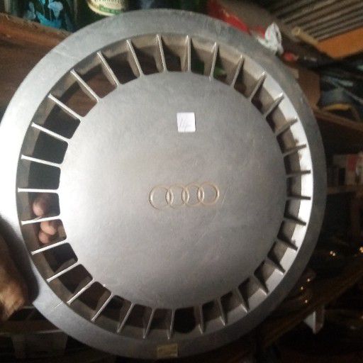 Audi wheel caps - Private Seller Audi wheel caps - Private Seller