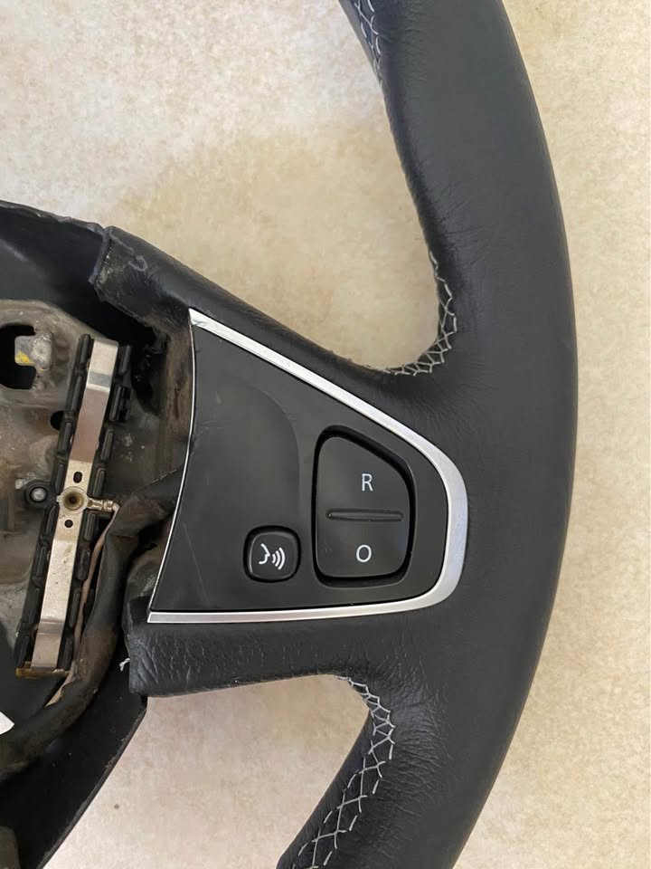 Renault Clio IV steeringwheel - Private Seller