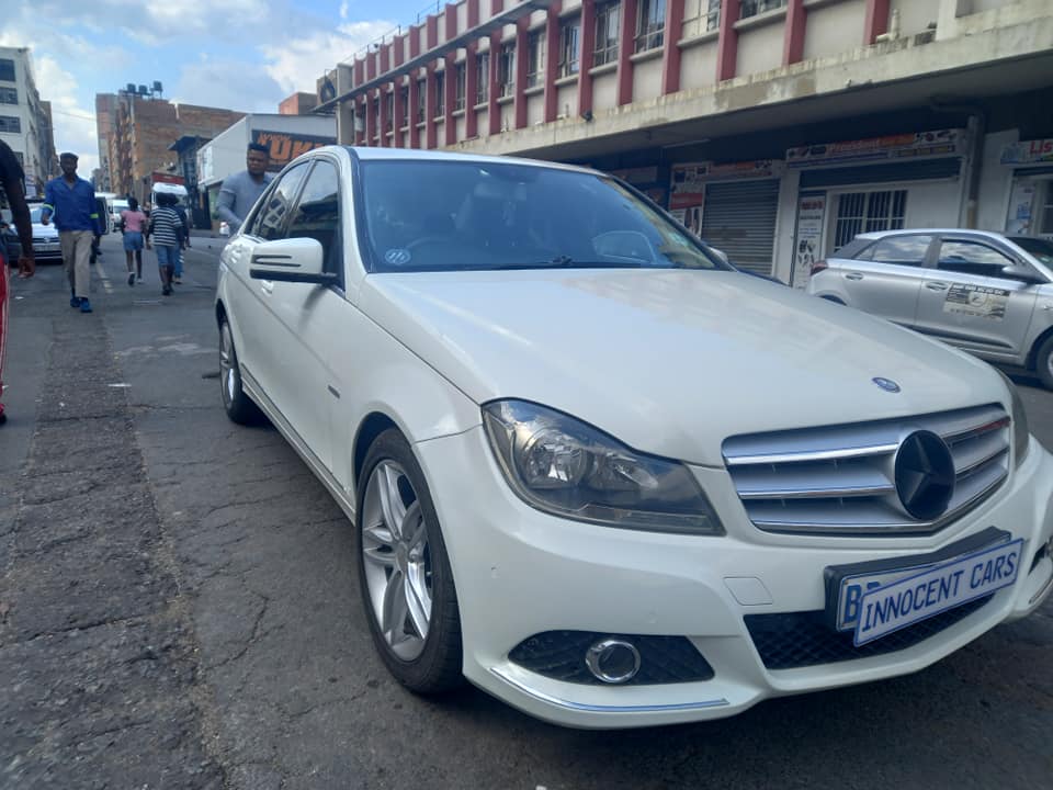 2011 MERCEDES BENZ C200 PETROL, AUTOMATIC TRANSMISSION, WHITE COLOUR