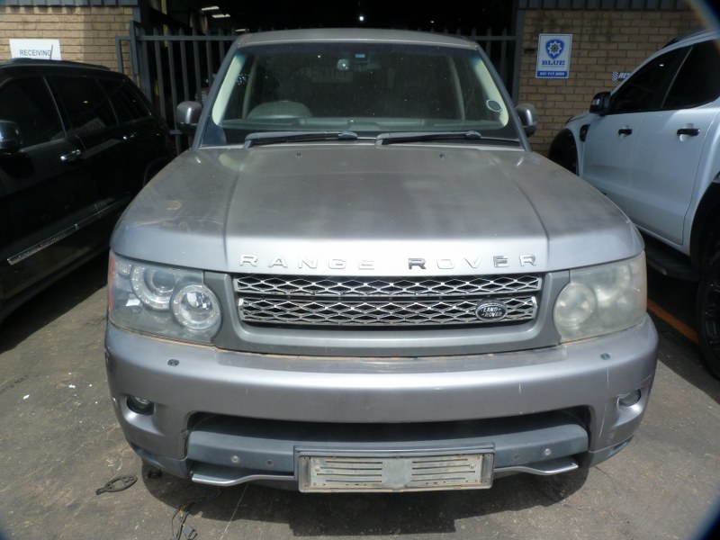 Land Rover Range Rover SE 5.0 V8 AT Grey - 2010 STRIPPING FOR SPARES - Private Seller Land Rover Range Rover SE 5.0 V8 AT Grey - 2010 STRIPPING FOR SPARES - Private Seller
