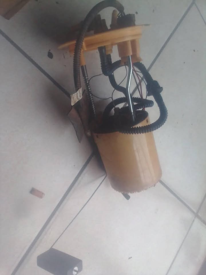 FORD RANGER T6/T7 IN-TANK FUEL PUMP ASSEMBLY - Private Seller