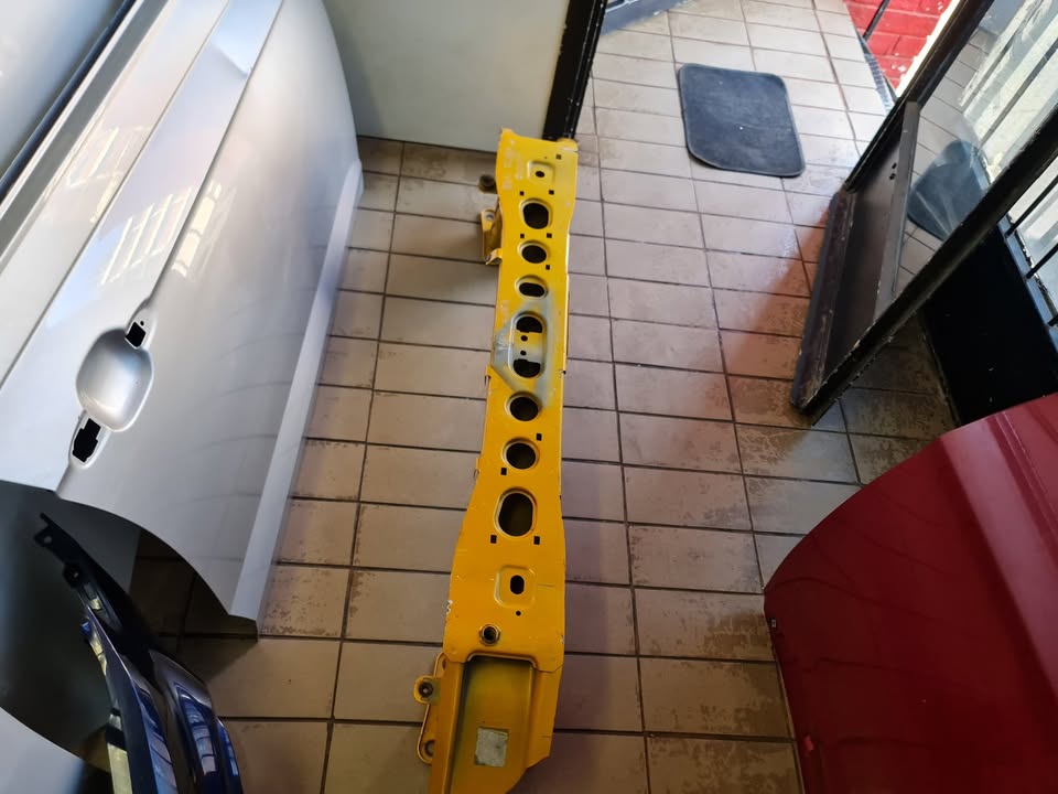 2016 FORD FOCUS STIFFENER IN A GREAT CONDITION FOR SALE - Private Seller
