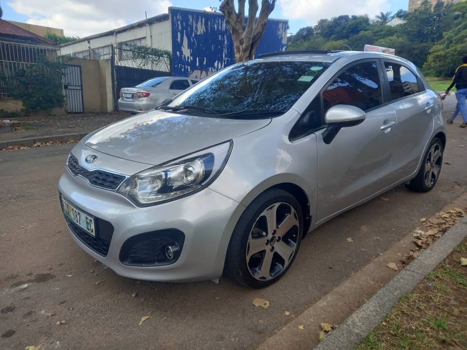 2014 KIA RIO 1.4 TEC MANUAL, SILVER, LEATHER SEATS, SERVICE BOOK.