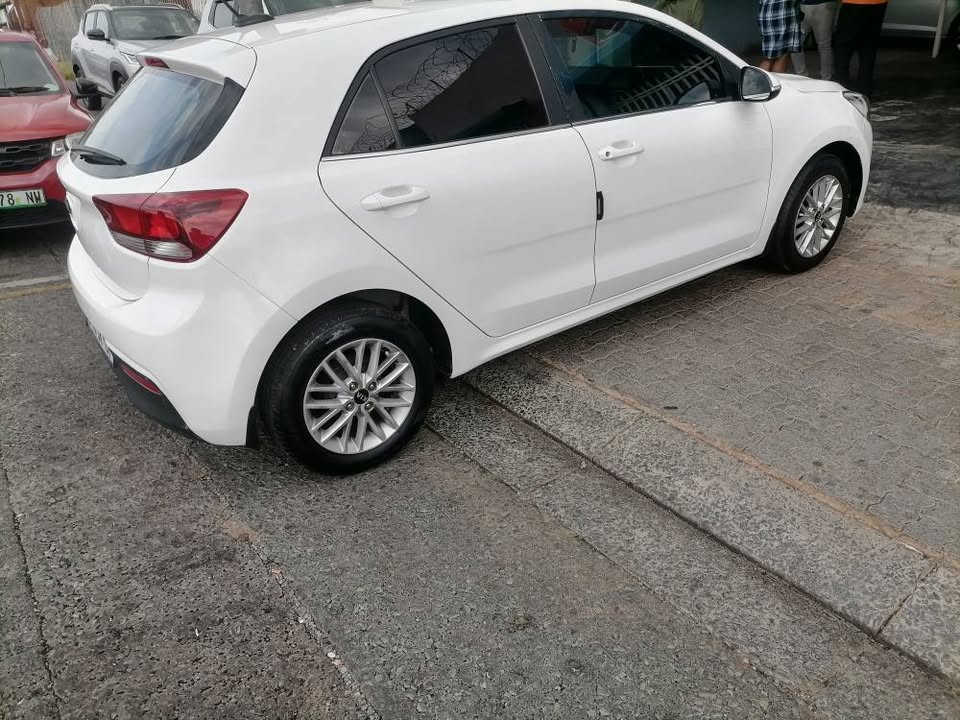 2018 Kia Rio 1.4 Tec Hatchback Automatic with a Nice interior seat Reserves Camera and Reserve Senso