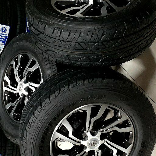 new 17inches Toyota rims and tyres
