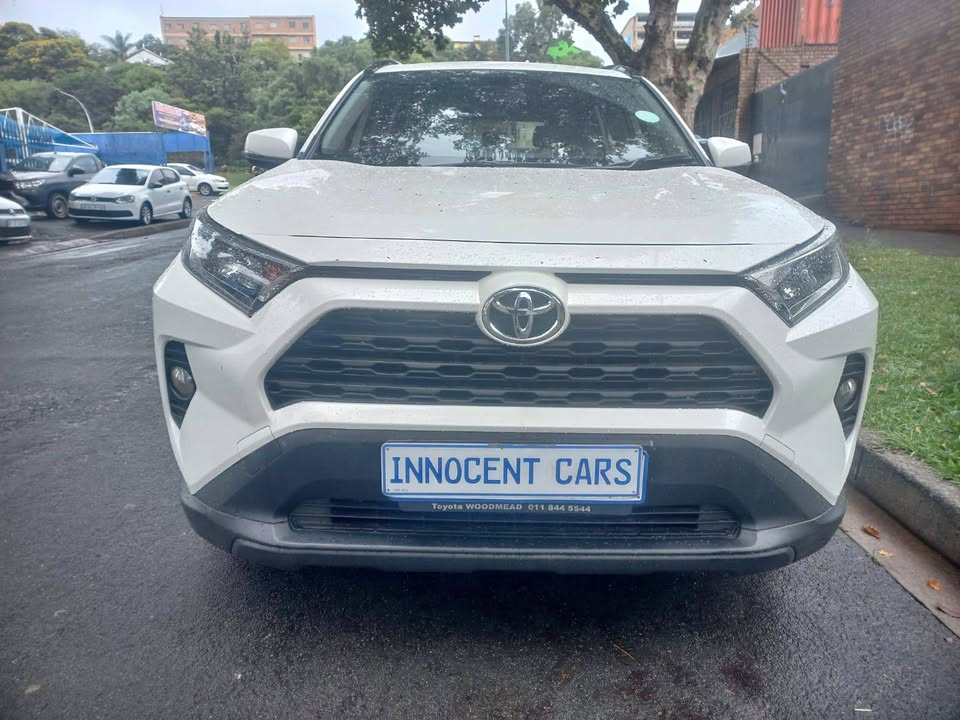 Toyota Rav4 2020 Model, 2.0 petrol, Automatic, white color, Mileage 140000kms, Service boo