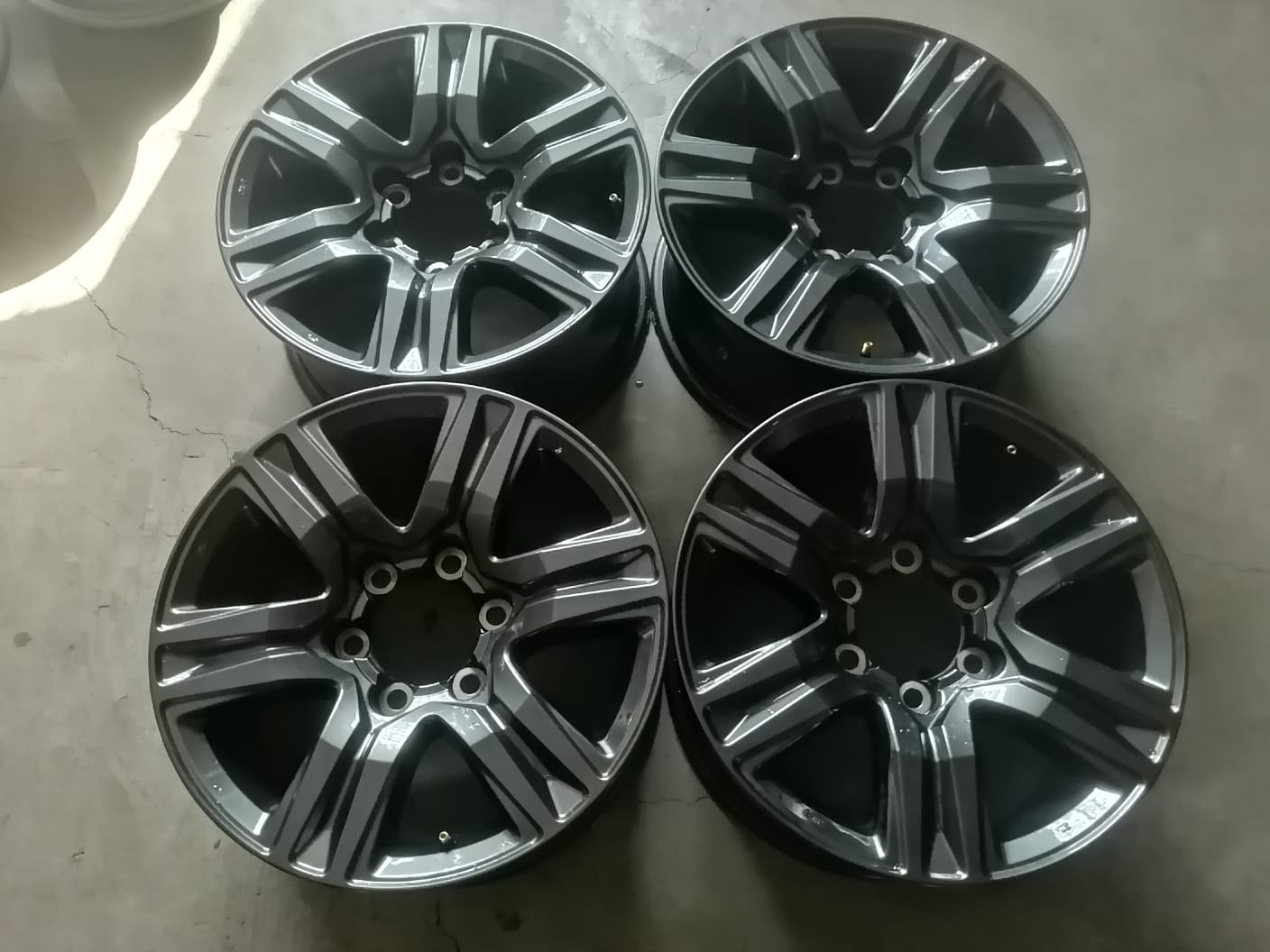 17" Toyota Hilux/Fortuner original mags set - Private Seller 17" Toyota Hilux/Fortuner original mags set - Private Seller