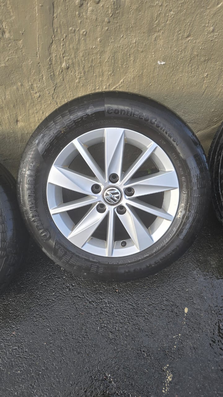15 inch golf 7 oem rims - Private Seller