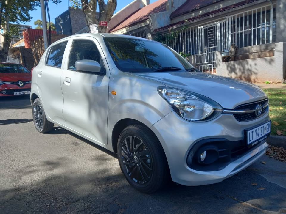 2024 TOYOTA VITZ, ENGINE 1.0 XR PETROL, MANUAL TRANSMISSION, SILVER COLOR