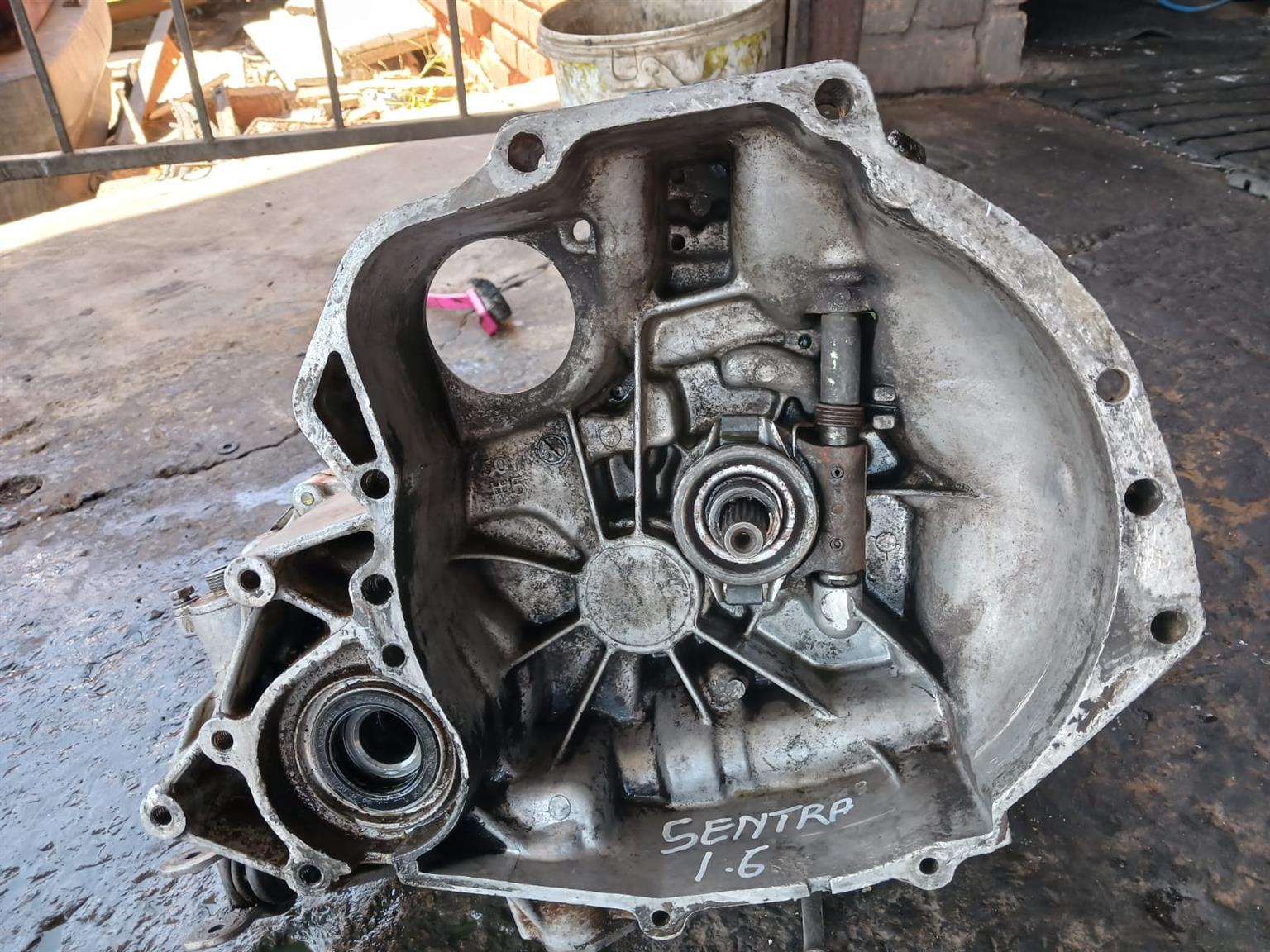 Nissan Sentra 1.6 Gearbox for Twincam Engine for sale