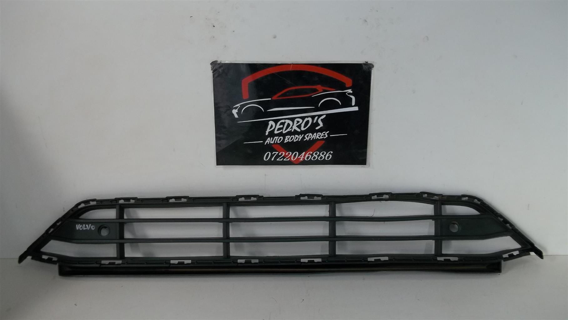 Volvo XC90 front bumper grille - Private Seller Volvo XC90 front bumper grille - Private Seller