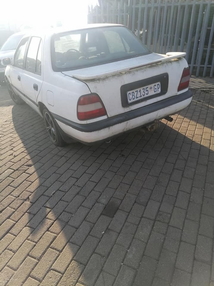 Nissan sentra 3 stripping - Private Seller