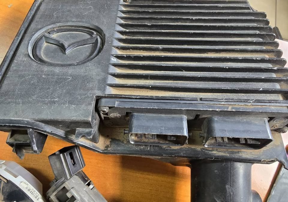 Mazda 2 1.3 Parts/ Cluster/Ignition with key/ECU/Intake/Combination Switch/Slipring - Private Seller